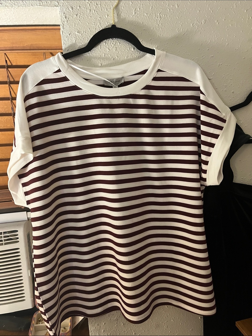 Cable & Gauge Burgundy and Cream Striped Short Sleeve Tee with Crew Neck
